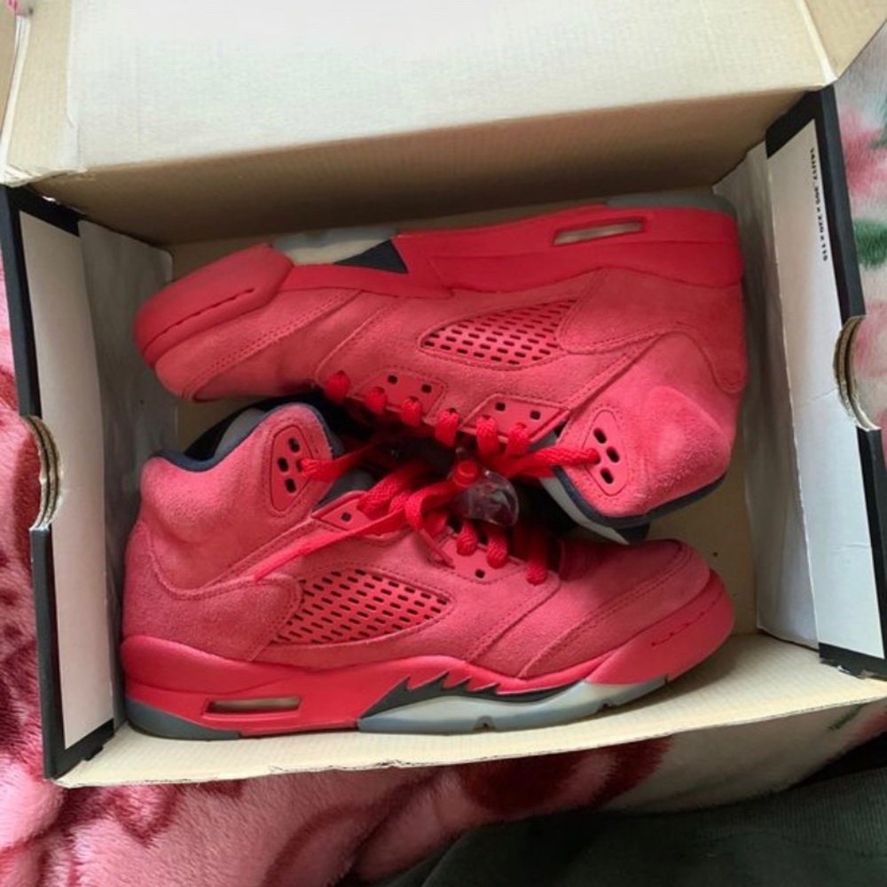 retro red suede jordan’s